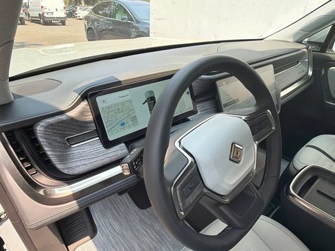 Used 2025 Rivian R1S Adventure AWD/4WD image 4