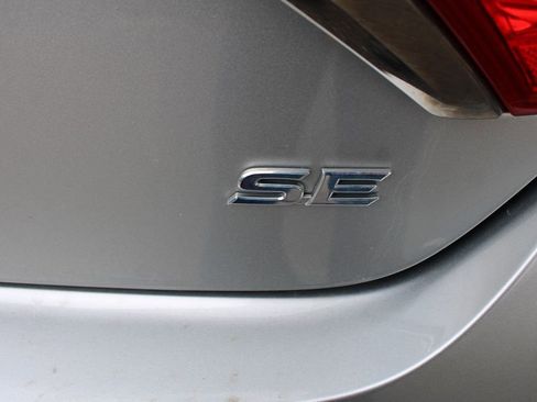 Used 2015 Toyota Camry SE FWD image 61