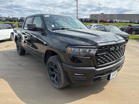 New 2026 RAM 1500 4x4 Crew Cab image 7
