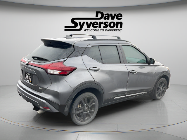 Used 2023 Nissan Kicks SR w/ SR Premium Package FWD image 4