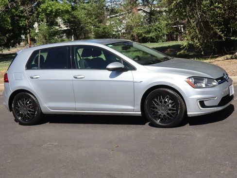Used 2015 Volkswagen e-Golf Limited Edition FWD image 2