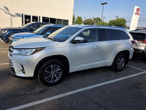 Used 2018 Toyota Highlander XLE FWD image 14