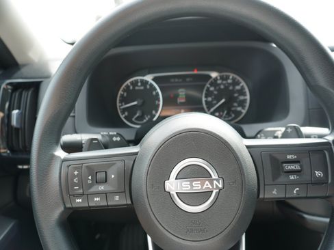 Used 2024 Nissan Pathfinder S FWD image 21