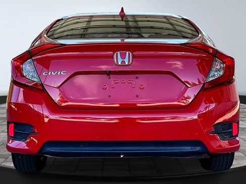 Used 2018 Honda Civic EX image 5