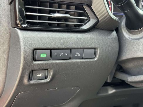 Used 2021 Nissan Sentra SR FWD image 9