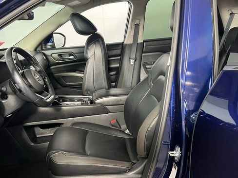 Used 2023 Nissan Pathfinder SL image 19