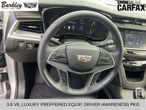 Used 2017 Cadillac XT5 Luxury w/ Driver Awareness Package FWD image 17