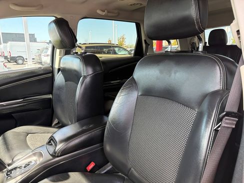 Used 2019 Dodge Journey Crossroad FWD image 13