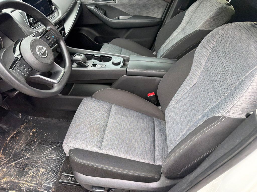 Used 2023 Nissan Rogue SV AWD/4WD image 9