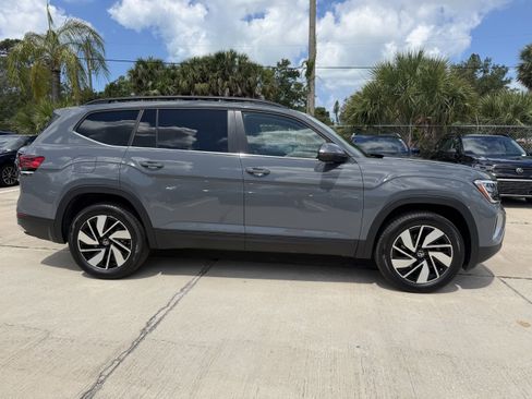 New 2026 Volkswagen Atlas SE FWD image 2