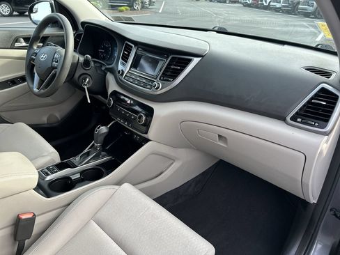 Used 2016 Hyundai Tucson SE w/ Option Group 02 AWD/4WD image 15