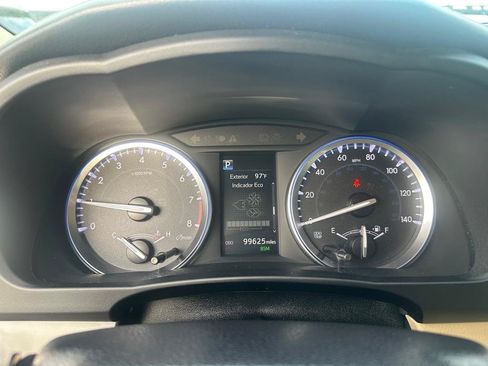 Used 2017 Toyota Highlander XLE FWD image 18
