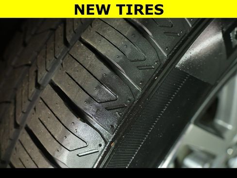 Used 2023 GMC Acadia SLT image 5