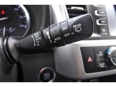 Used 2018 Toyota Highlander Limited Platinum image 18