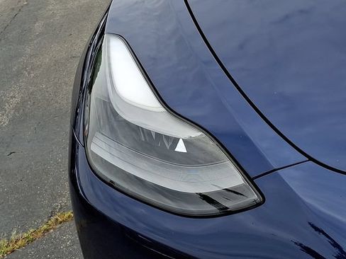 Used 2023 Tesla Model Y Long Range AWD/4WD image 9