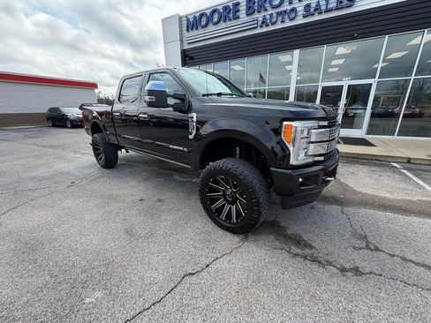 Used 2017 Ford F250 Platinum w/ Platinum Ultimate Package image 2