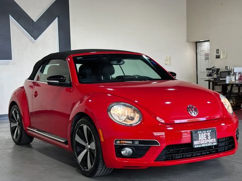 Used 2013 Volkswagen Beetle 2.0T FWD image 2