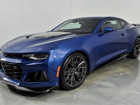 Used 2021 Chevrolet Camaro ZL1 RWD image 5