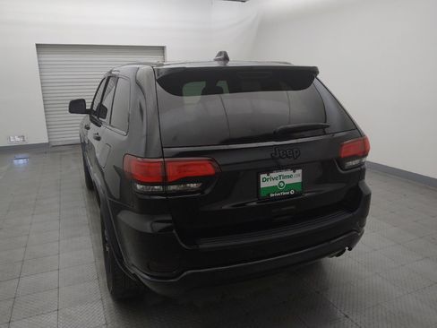 Used 2020 Jeep Grand Cherokee Altitude RWD image 6