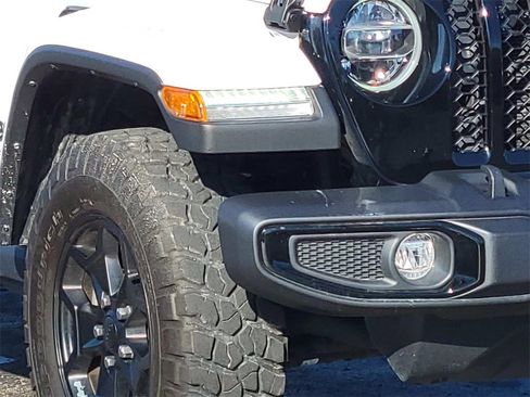 Used 2022 Jeep Gladiator Willys image 7