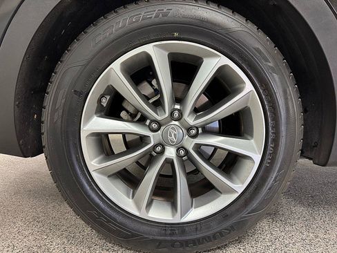 Used 2018 Hyundai Santa Fe SE image 25