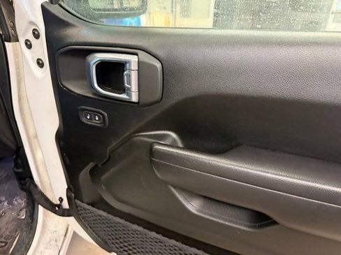 Used 2021 Jeep Wrangler Unlimited Sport image 28