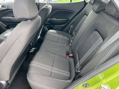 Used 2024 Hyundai Venue SEL FWD image 25