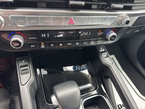 Used 2025 Kia Telluride S FWD image 29