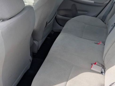Used 2013 Toyota Corolla LE FWD image 14
