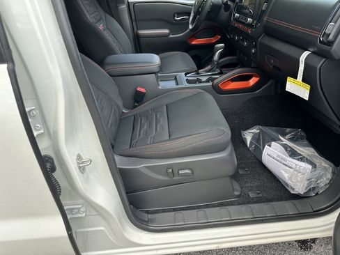 New 2025 Nissan Frontier PRO-4X image 13