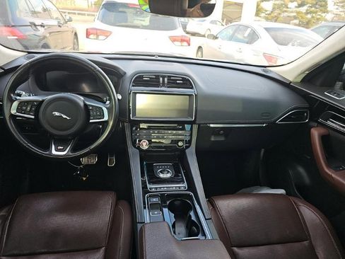 Used 2019 Jaguar F-PACE S image 4