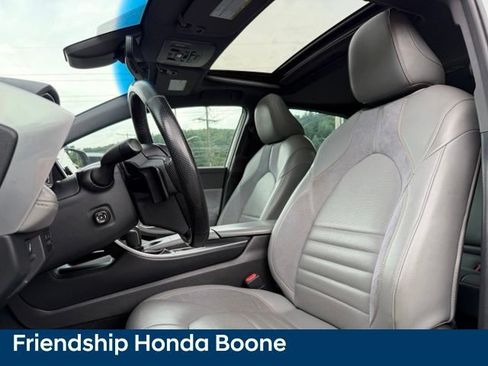 Used 2019 Toyota Avalon Touring w/ Advanced Safety Package FWD image 19