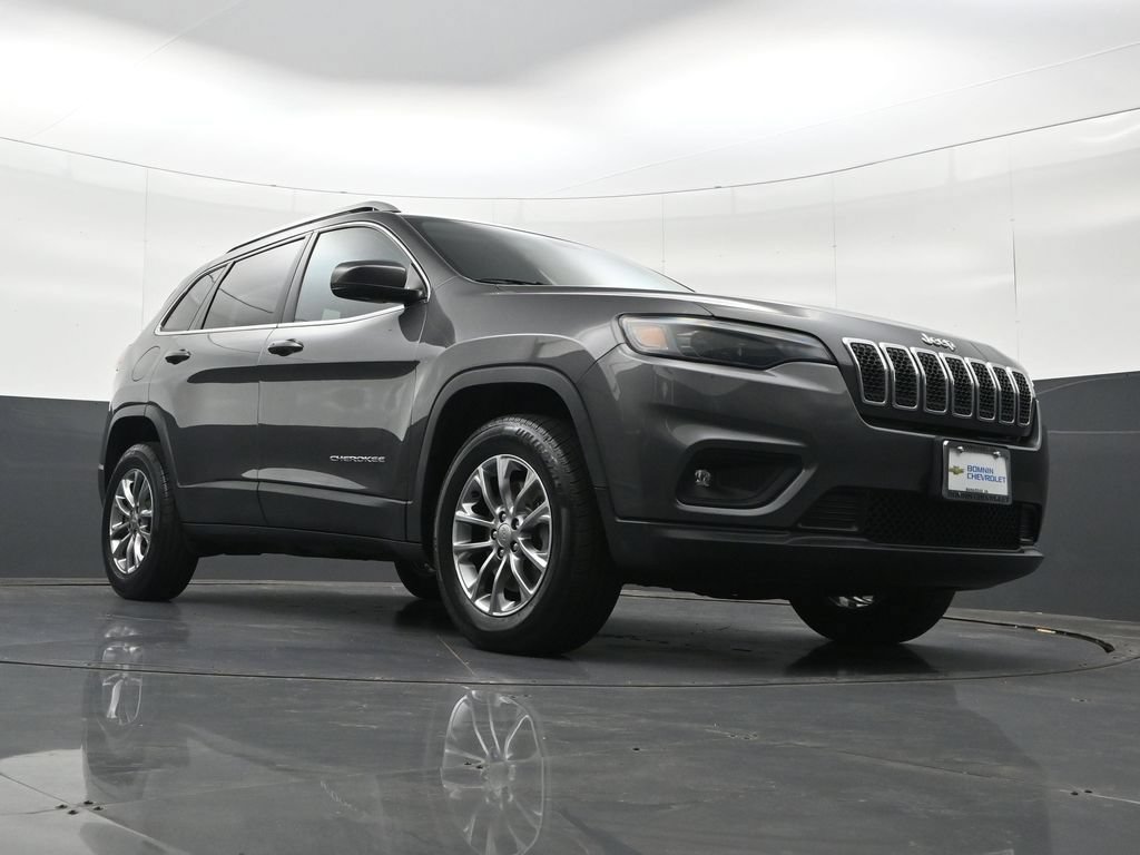 Used 2019 Jeep Cherokee Latitude Plus AWD/4WD image 30