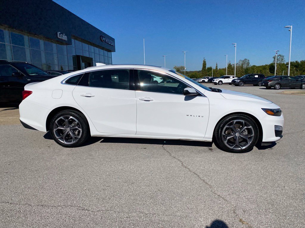Used 2024 Chevrolet Malibu LT FWD image 9