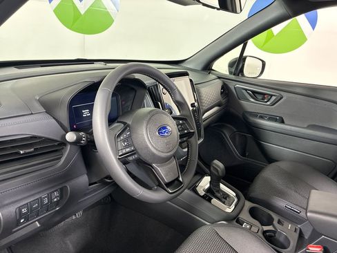 Used 2025 Subaru Forester Premium image 28
