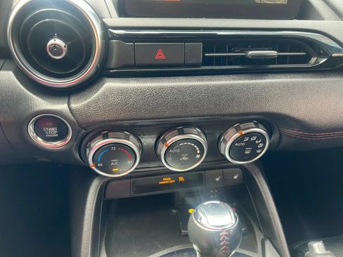 Used 2018 MAZDA MX-5 Miata Grand Touring RWD image 23