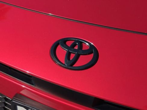 Used 2026 Toyota Camry SE w/ Convenience Package FWD image 9