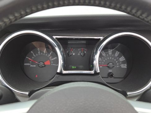 Used 2006 Ford Mustang Convertible RWD image 25