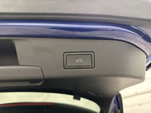 Used 2021 Volkswagen ID.4 Pro S w/ Gradient Package image 17