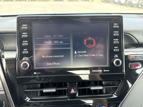 Used 2024 Toyota Camry XLE w/ Cold Weather Package FWD image 21