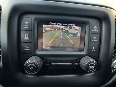 Used 2018 Jeep Compass Sport w/ Cold Weather Group image 21