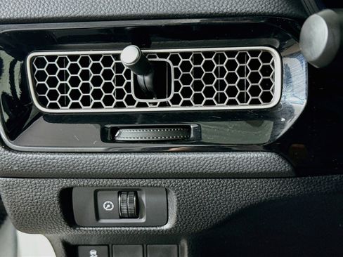 Used 2025 Honda Civic Sport image 9