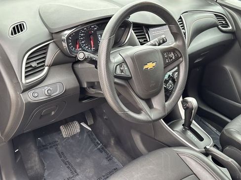 Used 2021 Chevrolet Trax LT image 23