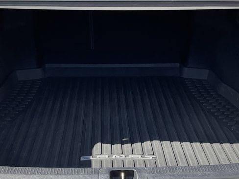 Used 2021 Toyota Camry XSE image 39