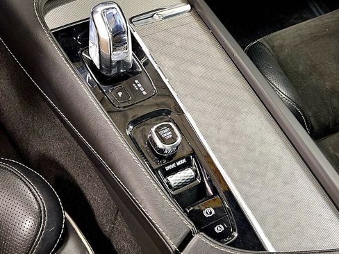 Used 2018 Volvo XC90 T8 R-Design w/ Convenience Package image 41