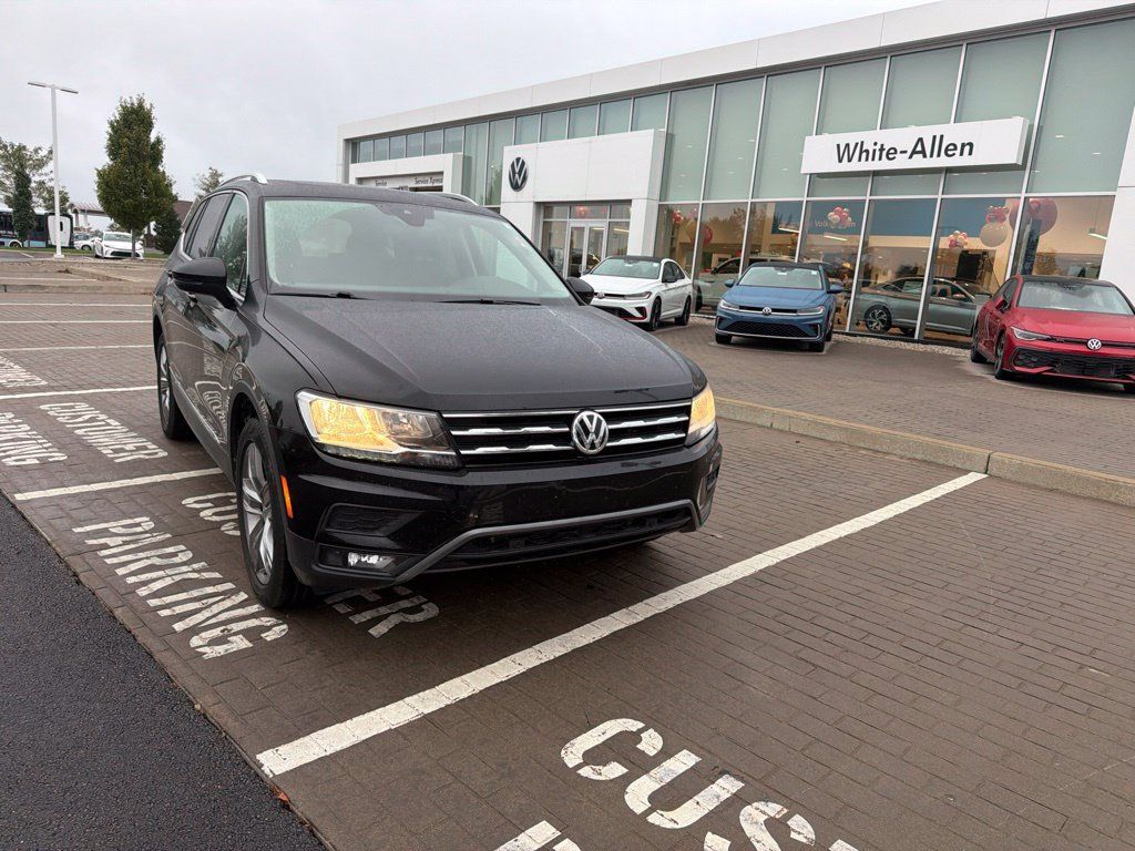 Used 2021 Volkswagen Tiguan SEL AWD/4WD image 29