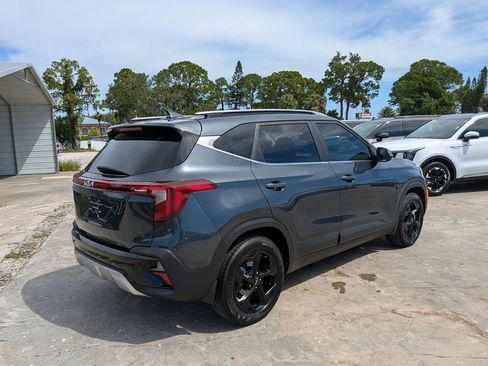 Certified 2026 Kia Seltos EX w/ EX Sunroof Package FWD image 8