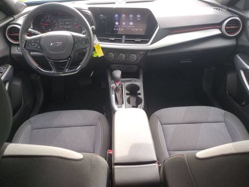 Used 2025 Chevrolet Trax RS w/ Driver Confidence Package FWD image 22