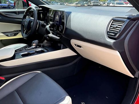 Used 2024 Lexus NX 250 FWD w/ Towing Package (2000 Lbs) image 19
