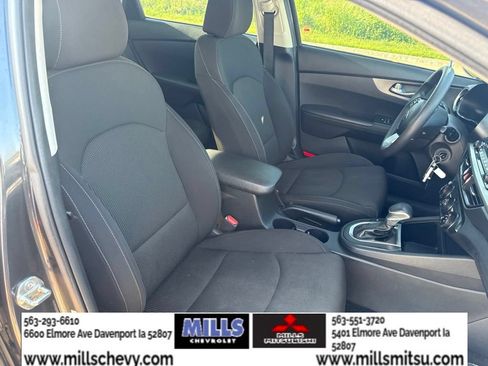 Used 2020 Kia Forte LXS FWD image 21